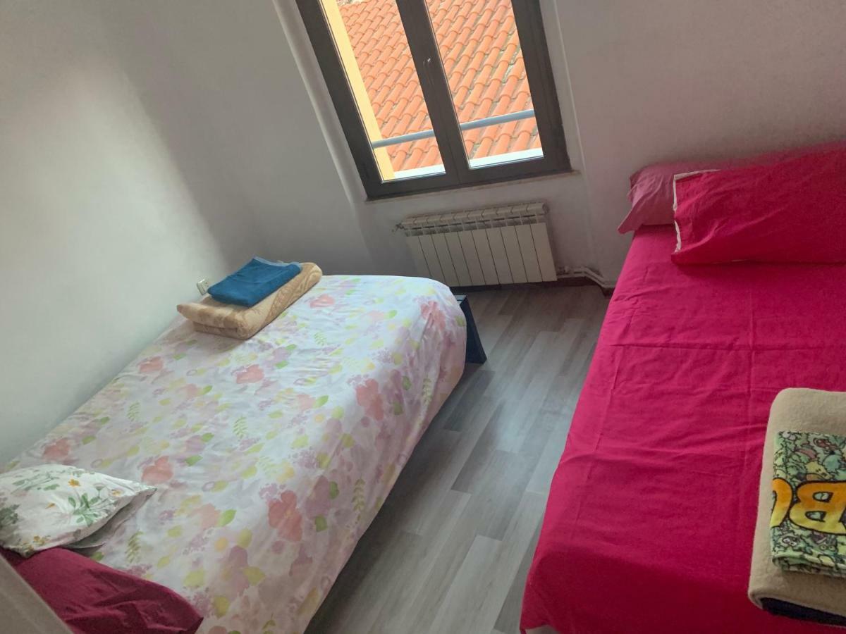 Piso En El Humedo, Al Lado Plaza Mayor 레온 외부 사진